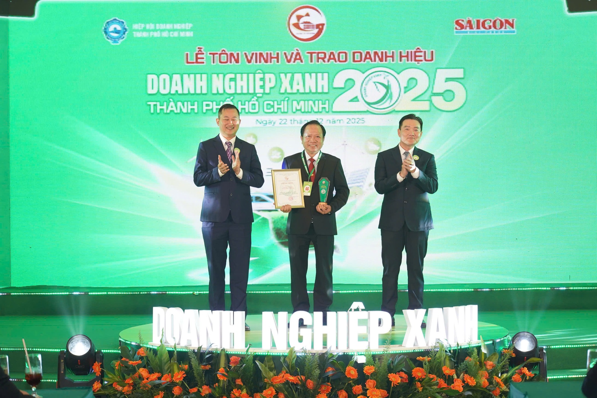VINASUN TAXI ĐẠT DANH HIỆU “DOANH NGHIỆP XANH THÀNH PHỐ HỒ CHÍ MINH 2025”