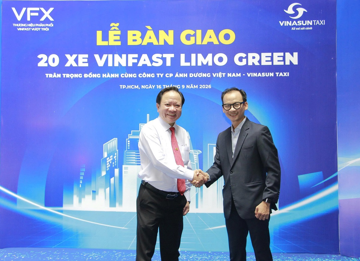 Vinasun đa dạng hóa dịch vụ với dàn xe điện Vinfast Limo Green mới