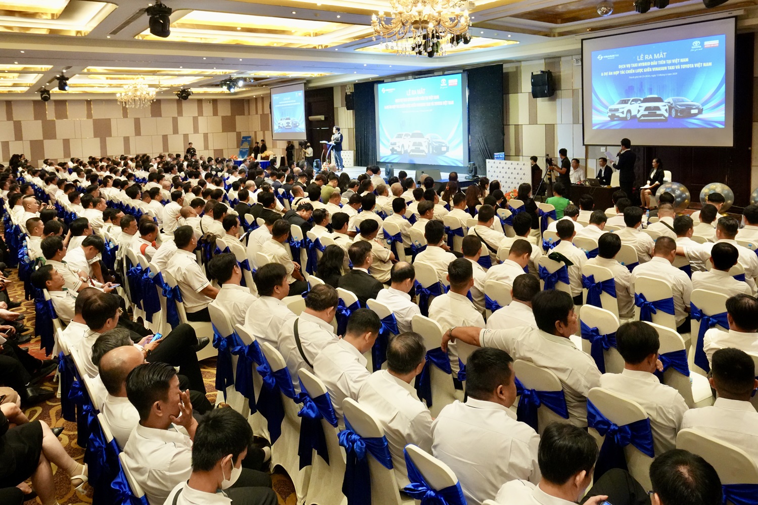 VINASUN TAXI RA MẮT DỊCH VỤ TAXI HYBRID ĐẦU TIÊN TẠI VIỆT NAM