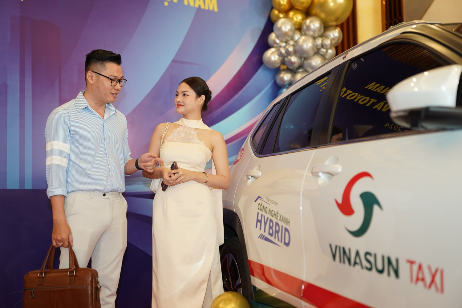 VINASUN TAXI RA MẮT DỊCH VỤ TAXI HYBRID ĐẦU TIÊN TẠI VIỆT NAM
