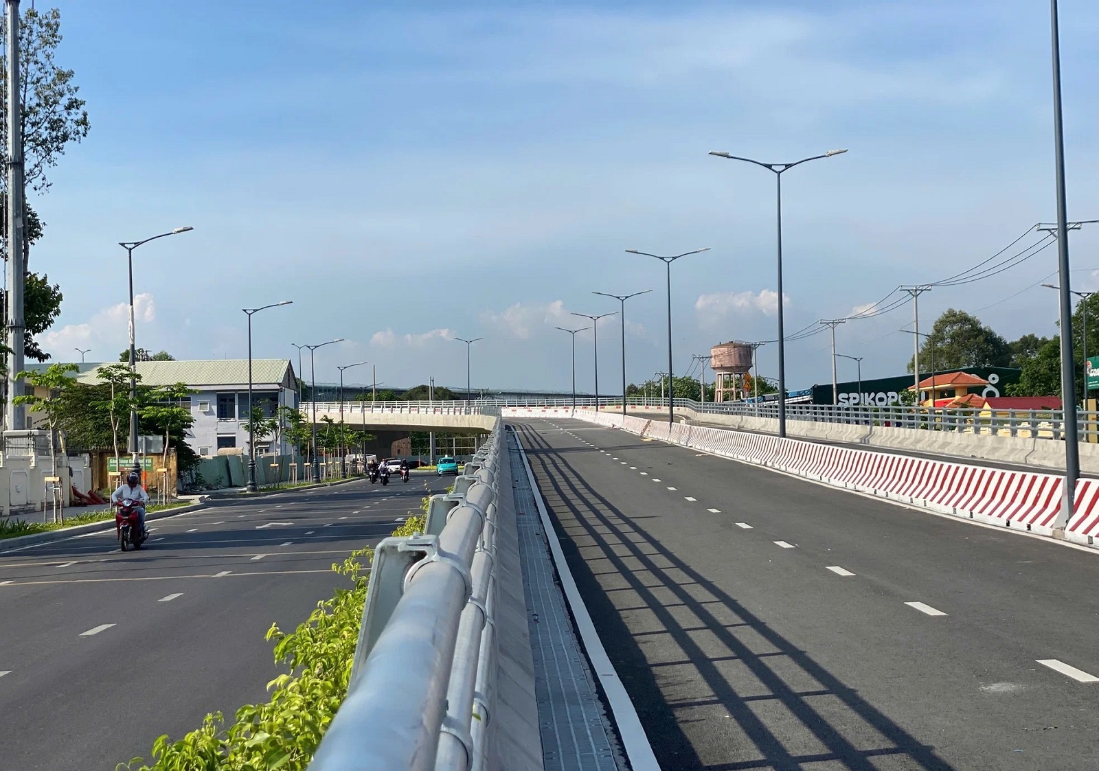 duong-dan-chuan-bi-vao-nha-ga-T3