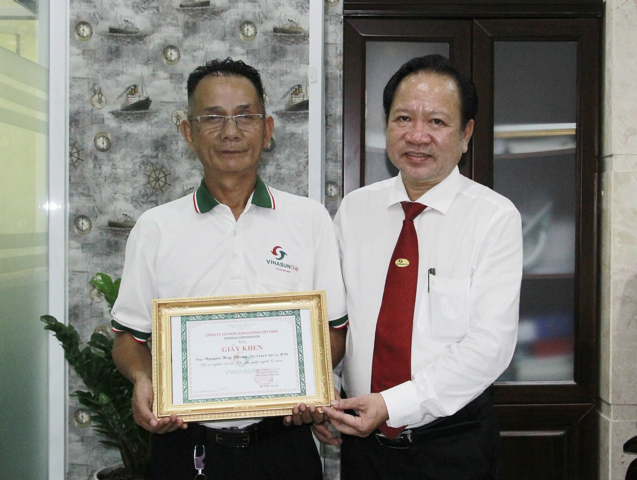 chuyen-xe-gianh-lai-thoi-gian-vang-cua-bac-tai-nguyen-huy-phong